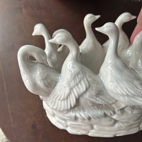 Vintage Gaggle Of 10 Geese Planter - Picture 12 of 13